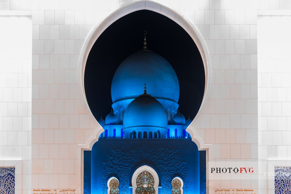 Detail of the domed roof o Sheikh Zayed Grand Mosque in the City of Abu Dhabi in the night, Emirate of Abu Dhabi, United Arab Emirates, UAE