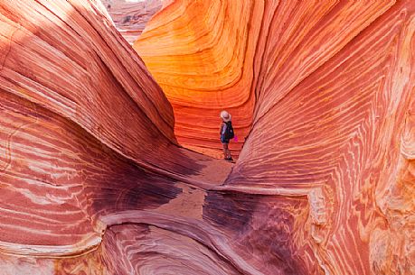 Girl walking at The Wave, Arizona-Utha