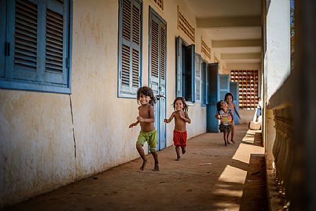 Happy children at Kompong Kleang