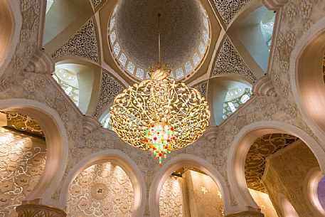 Beautiful vaulted ceiling of Sheikh Zayed Grand Mosque in Abu Dhabi, Emirate of Abu Dhabi, United Arab Emirates, UAE