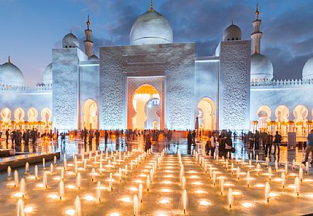 Entrance of Sheikh Zayed Grand Mosque in the City of Abu Dhabi at twilight, Emirate of Abu Dhabi, United Arab Emirates, UAE