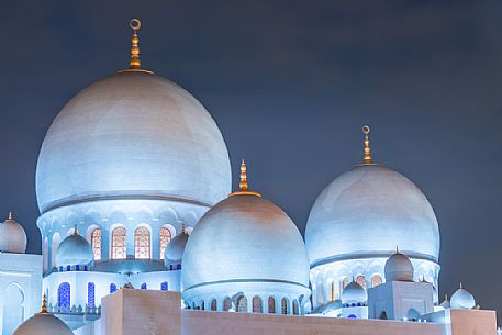 Detail of the domed roof of Sheikh Zayed Grand Mosque at twilight, Abu Dhabi, Emirate of Abu Dhabi, United Arab Emirates, UAE Detail of the domed roof of Sheikh Zayed Grand Mosque at twilight, Abu Dhabi, Emirate of Abu Dhabi, United Arab Emirates, UAE