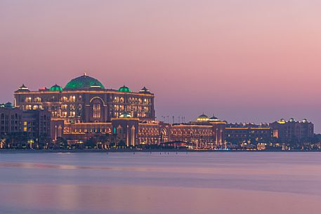 Kempinski Emirates Palace Hotel on the Corniche in the City of Abu Dhabi, Emirate of Abu Dhabi, United Arab Emirates, UAE Kempinski Emirates Palace Hotel on the Corniche in the City of Abu Dhabi, Emirate of Abu Dhabi, United Arab Emirates, UAE