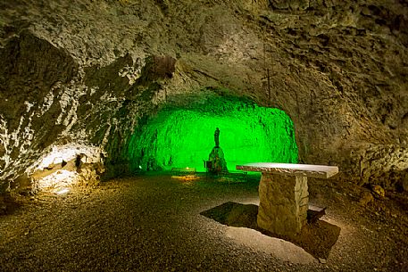 Statue of the Madonna in the Green Caves of Pradis, Clauzetto, Friuli  Venezia Giulia, Italy.