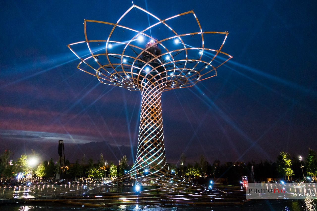 Tree of life show, Milan Universal Exposition 2015, Expo Milano 2015, architect Marco Balich