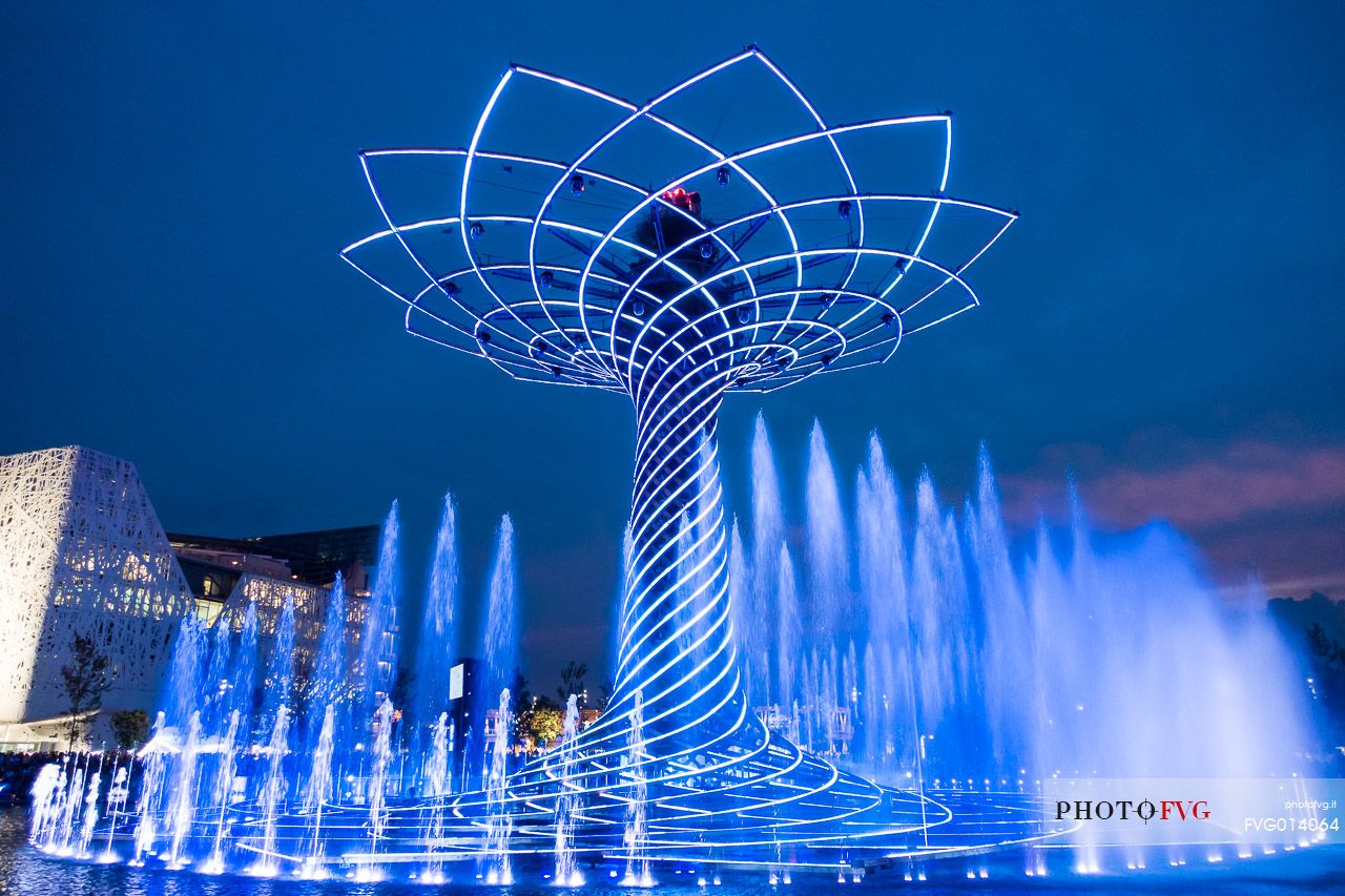 Tree of life show, Milan Universal Exposition 2015, Expo Milano 2015, architect Marco Balich