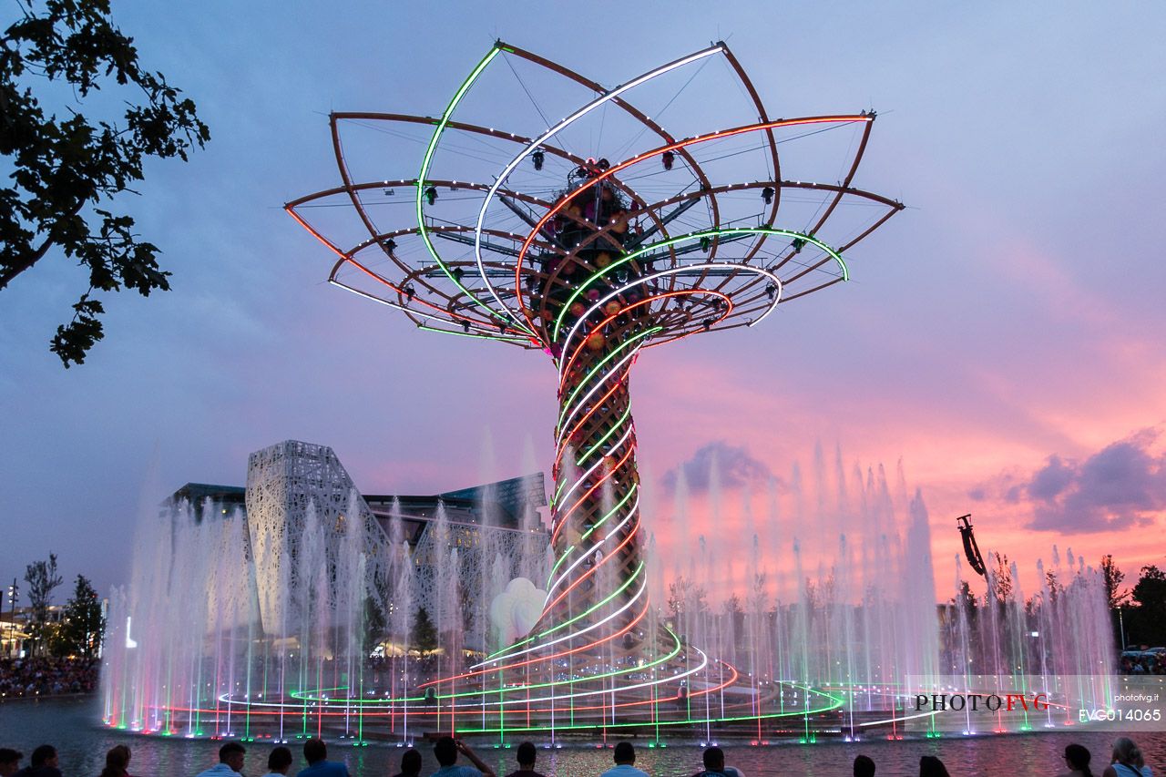 Tree of life show, Milan Universal Exposition 2015, Expo Milano 2015, architect Marco Balich