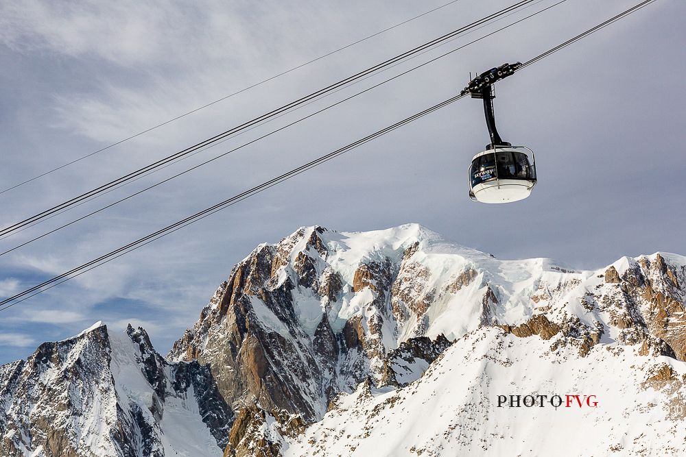 SkyWay Monte Bianco cable car to Punta Helbronner, in the background the Mont Blanc, Courmayeur, Aosta valley, Italy, Europe