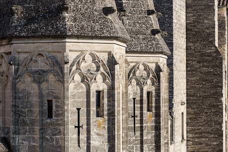  Palace of the Popes in Avignone