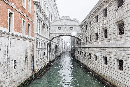 Bridge of Sighs Ponte dei Sospiri in the snowy, Venice, Italy, Europe