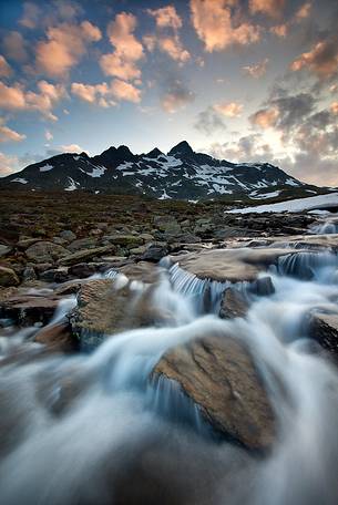 Thaw and mount Gavia at sunset.