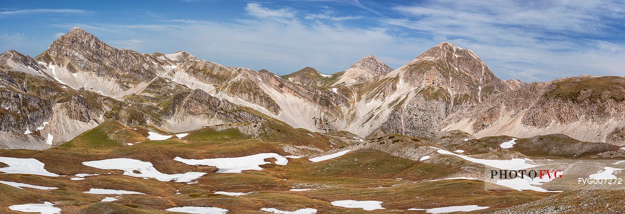 Sella di monte Aquila, (Appennine), 2494m, Gran Sasso National Park, summer 