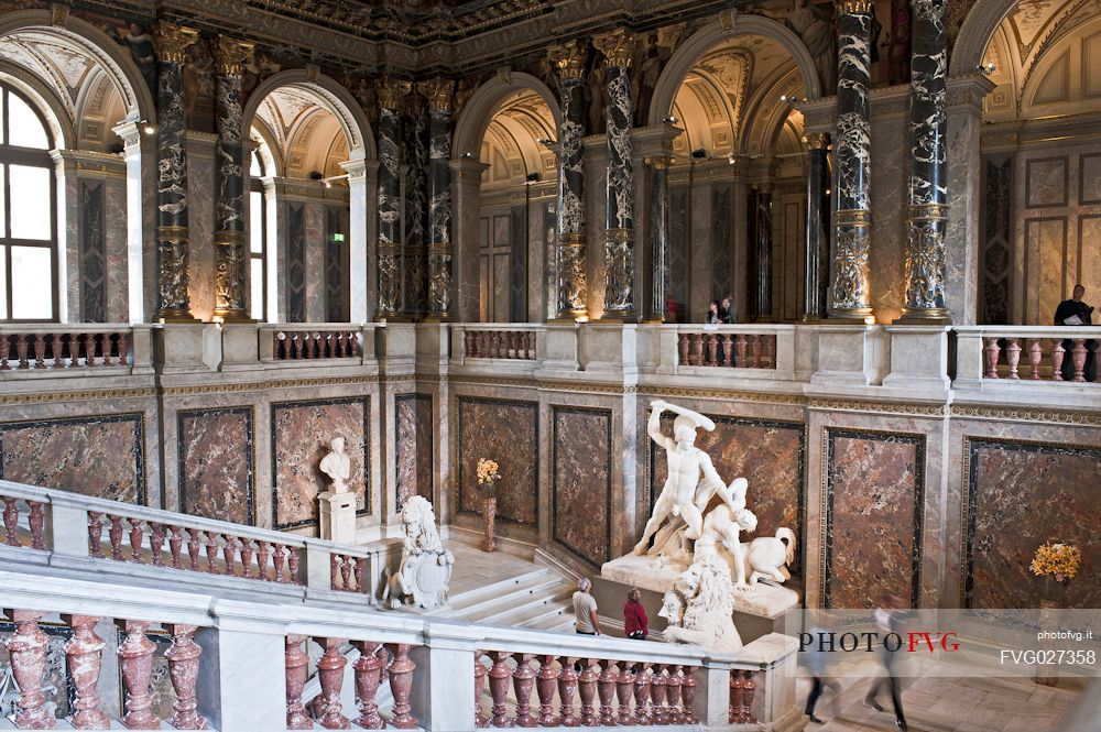 Kunsthistorisches Museum, the Main Staircase and Antonio Canovas statue of Thesus Slaying the Centaur, Vienna, Austria