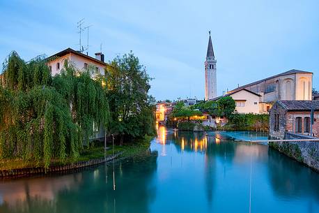 The Livenza river and in the background the Saint Nicolò Cathedral. Sacile, Friuli Venezia Giulia, Italy, Europe