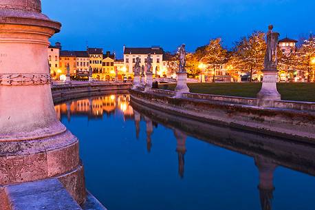 Christmas lights in Prato della Valle square, Padua, Itlay, Europe Christmas lights in Prato della Valle square, Padua, Itlay, Europe