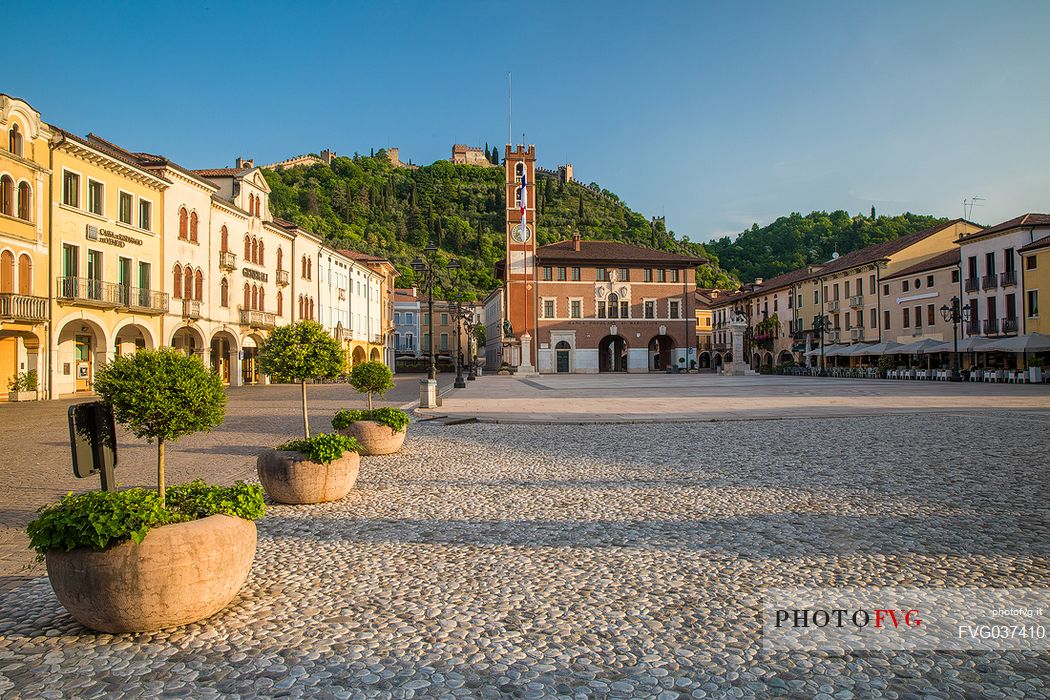 The Piazza degli Scacchi square and the Castello Superiore castle on the top of the hill, Marostica, Vicenza, Veneto, Italy