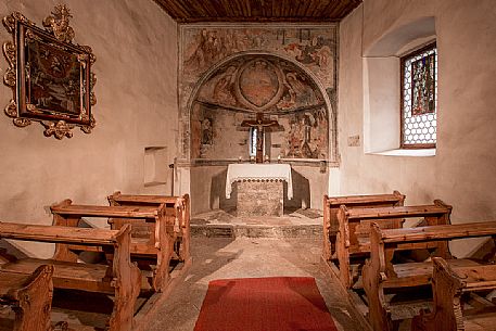 The Taufer Castle chapel with frescoes by Friedrich Pacher