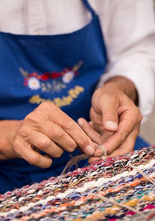 Handicraft at the farmer's party and Crafts (Heugabel) in San candido