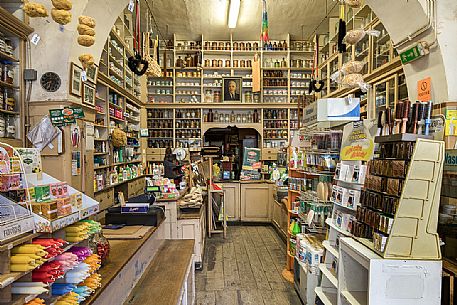 The historic Toso grocery store, dating back to 1906 in San Giovanni Square, Trieste, Friuli Venezia Giulia, Italy The historic Toso grocery store, dating back to 1906 in San Giovanni Square, Trieste, Friuli Venezia Giulia, Italy