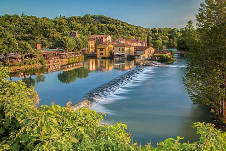 The picturesque town of Borghetto at sunset, Valeggio sul Mincio, Veneto, Italy, Europe