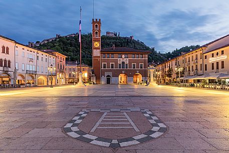 The Piazza degli Scacchi square and the Castello Superiore castle on the top of the hill, Marostica, Vicenza, Veneto, Italy