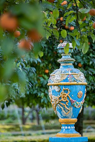 Ceramic amphora in the The park of Mara Luisa ( Parque de Maria Luisa ), Seville's public garden, among the most famous in the city, Seville, Spain, Europe