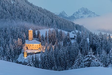 Monguelfo or Welsberg Castle in Casies valley, in the background the Picco di Vallandro mount, Pusteria Valley, South Tyrol, dolomites, Italy, Europe
