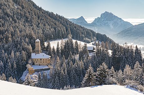 Monguelfo or Welsberg Castle in Casies valley, in the background the Picco di Vallandro mount, Pusteria valley, dolomites, South Tyrol, Italy, Europe