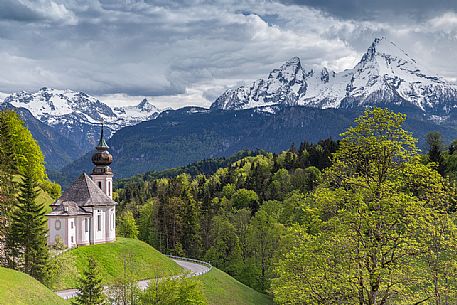The pilgrimage church of Maria Gern against Funtenseetauern, Schoenfeldspitze and Watzmann, North of Berchtesgaden,  Upper Bavaria, Germany, Europe