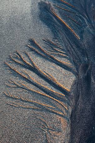 Patterns on the sand at Talisker Bay
