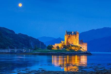 Eilean Donan is quite famous for its beauty and also because here they filmed the movie
