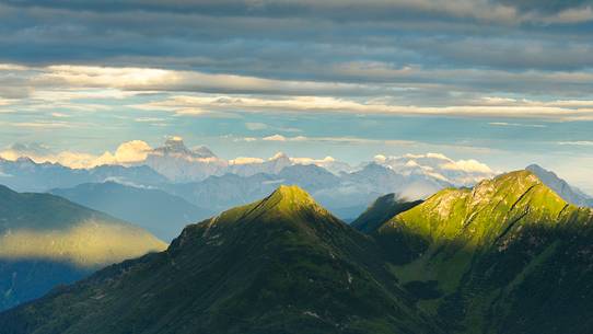 From the refuge Marinelli opens the view of the Carnic Alps