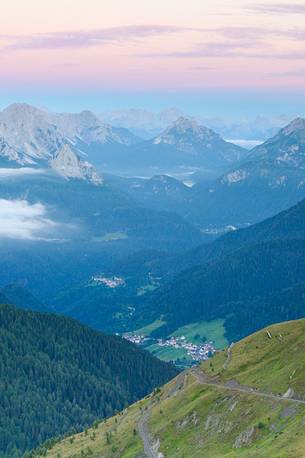 From the refuge Marinelli opens the view of the Carnic Alps