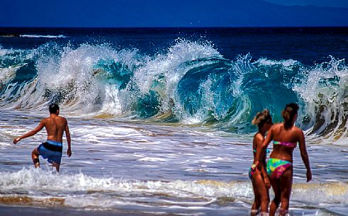 Waves in Makena Beach, Maui island, Hawaii, USA