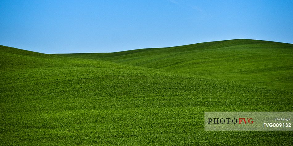the tuscany hills like windows desktop