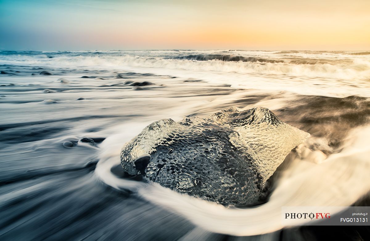 ices block in black beach of Jkulsrln