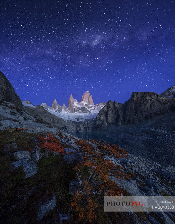 Milkyway over Fitz Roy, El Chalten, Los Glaciares National Park, Santa Cruz, Patagonia, Argentina