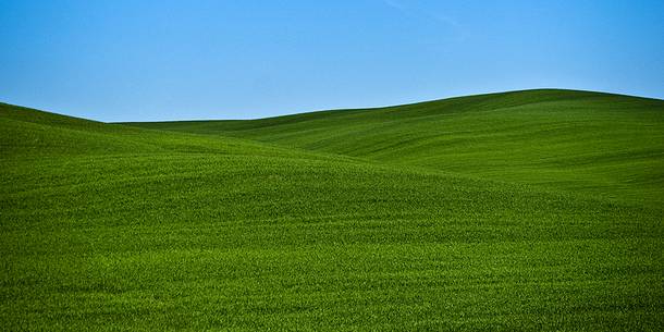 the tuscany hills like windows desktop