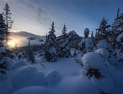 Wintry Canadian Rockies mountains landscape, Banff National Park, Alberta, Canada
