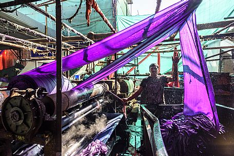 Worker in a textile industry in Pali, Udaipur, Rajasthan, India, Asia