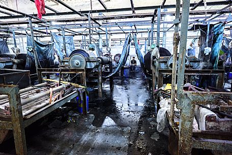 Worker in a textile industry in Pali, Udaipur, Rajasthan, India, Asia