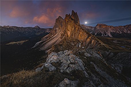 View across Seceda towards Geisler Group or Odle mountain range at twilight, dolomites, Ortisei, Gardena Valley, Trentino Alto Adige, Italy, Europe