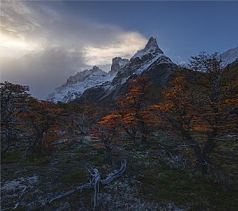 Autumnal landscape of Fitz Roy Mountain Range, Los Glaciares National Park, Patagonia, Argentina