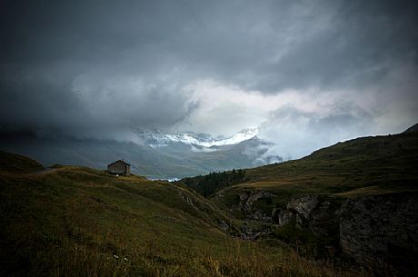 The storm is coming, an small building on the wayout from the Val Cenis 