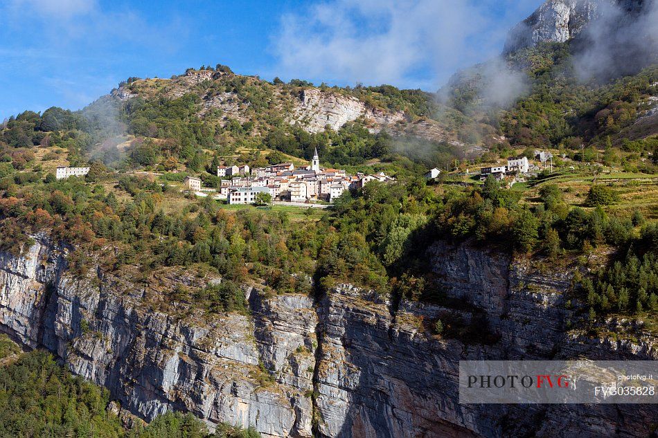 The small village of Casso in the Dolomiti Friulane natural park, dolomites, Friuli Venezia Giulia, Italy, Europe