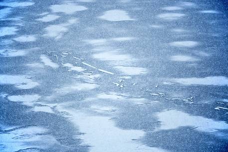 Ice in the Sauris lake