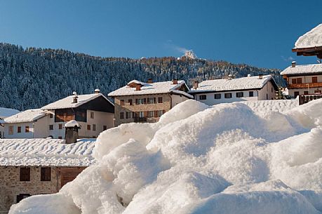 The village of Sauris di Sotto right after a snowfall