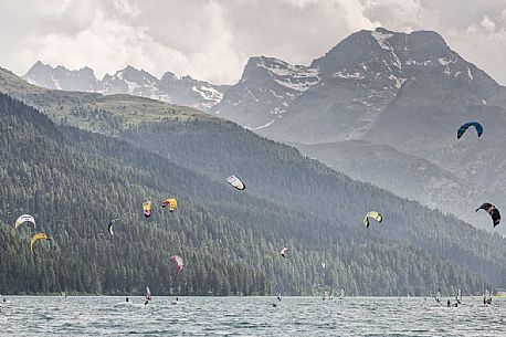Windsurf and Kitesurfing in the Saint Moritz lake, Saint Moritz, Engadine, Canton of Grisons, Switzerland, Europe