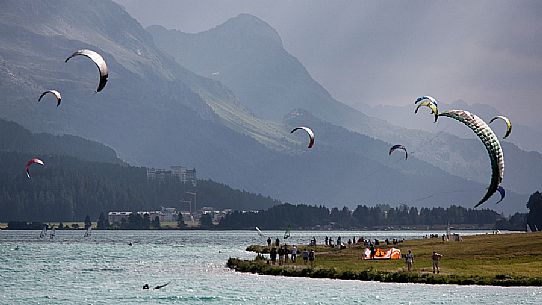 Kitesurfing in the Saint Moritz lake, Saint Moritz, Engadine, Canton of Grisons, Switzerland, Europe