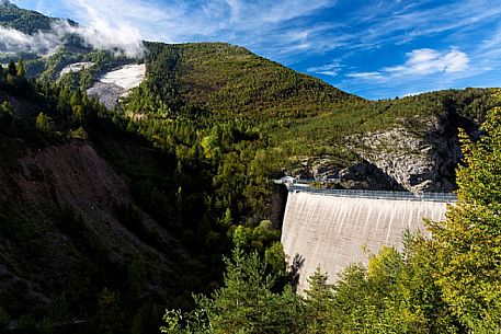 Memorial site at Vajont Dam, with the dam and the landslide of Toc mount in the background, Friuli Venezia Giulia, Italy, Europe